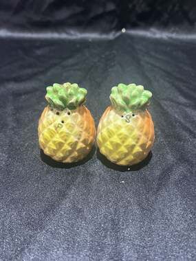 Vintage Ceramic Pineapple Salt and Pepper Shakers Set